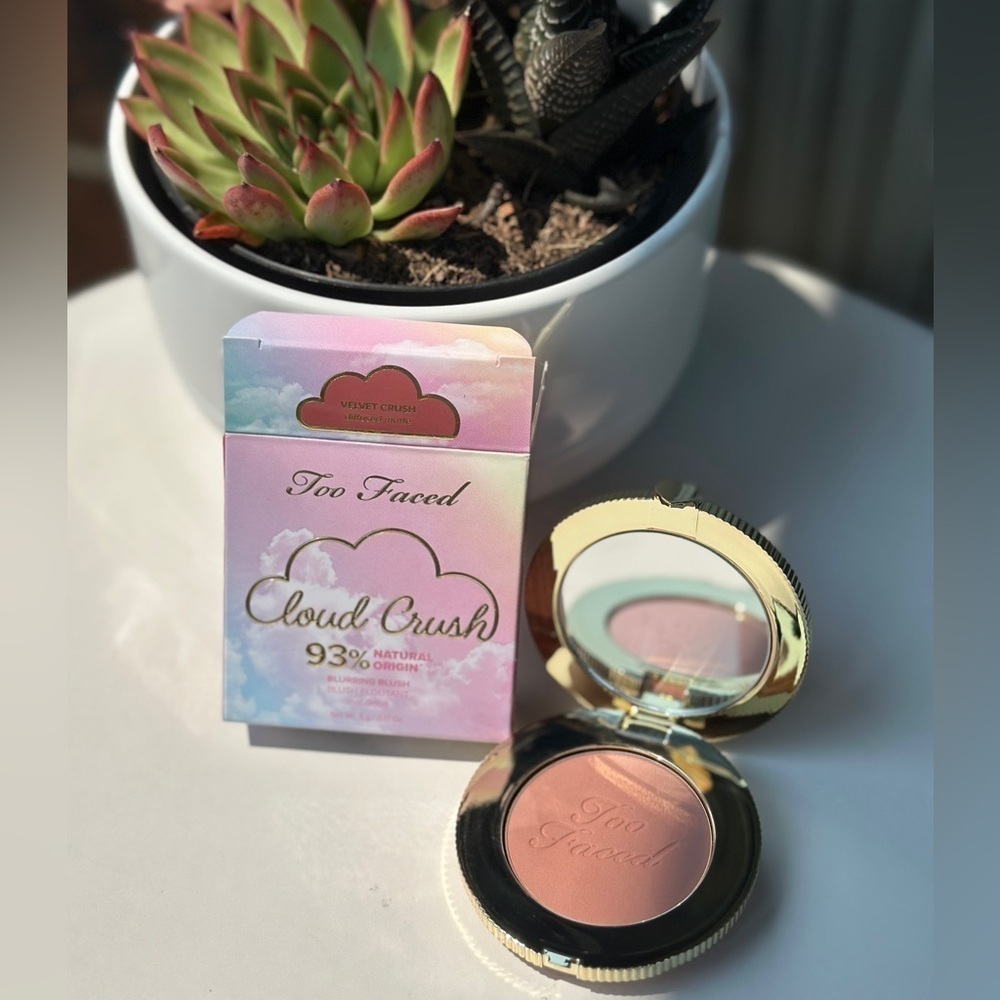 NEW Too Faced Cloud Crush Blurring Blush